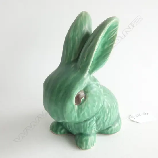 A Sylvac snub nosed rabbit,